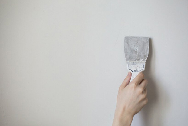 repair-drywall image آماده سازی دیوار قبل از نصب کاغذ دیواری سه بعدی