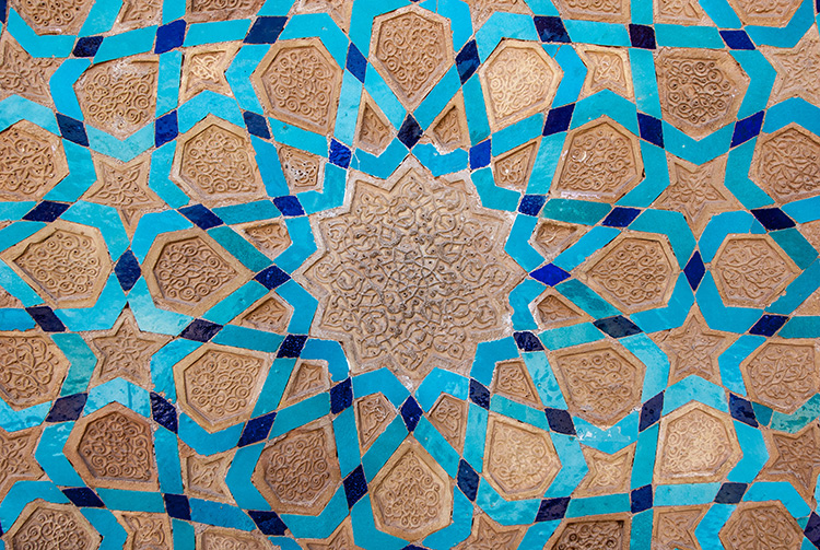  کاغذ دیواری طرح کاشی آبی سنتی