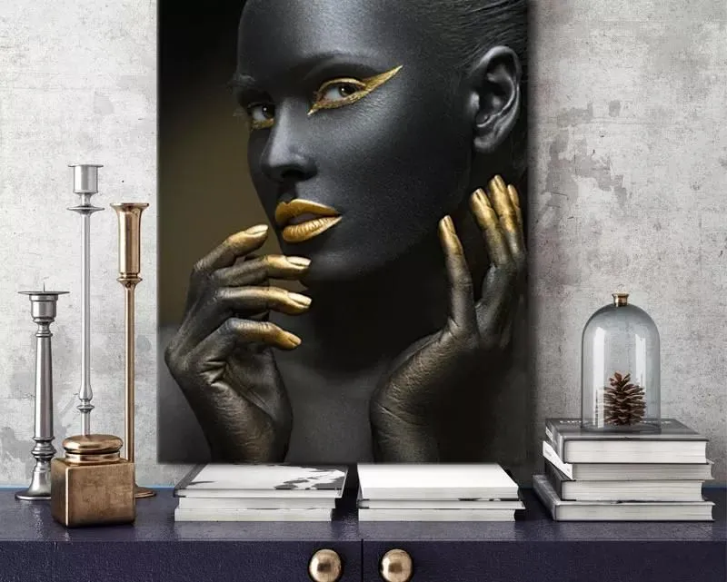 بوم کنواس طرح چهره زیبا و خاص